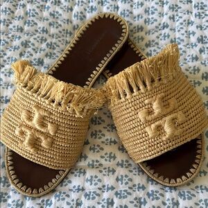 Tory Burch raffia logo slides size 7M!!